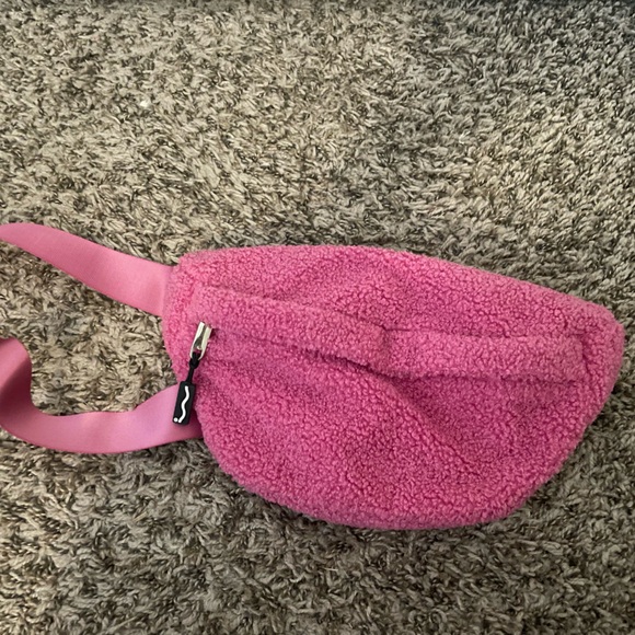 Crayola Handbags - NWOT Crayola x Kohls Hot Pink Belt Bag